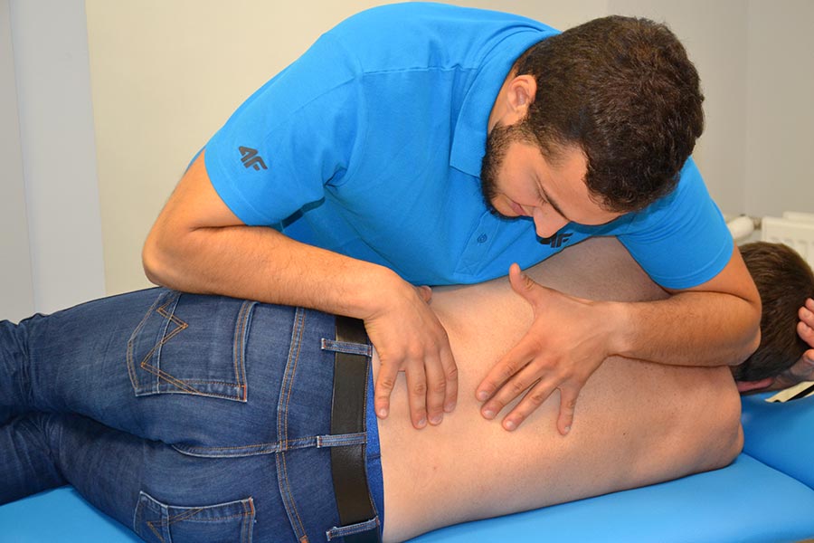 Holistyczne leczenie wszelakich zespołów bólowych – co to właściwie znaczy?