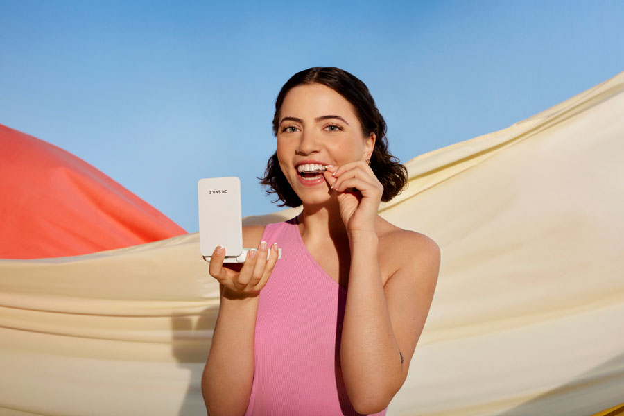 Prostowanie zębów nakładkami