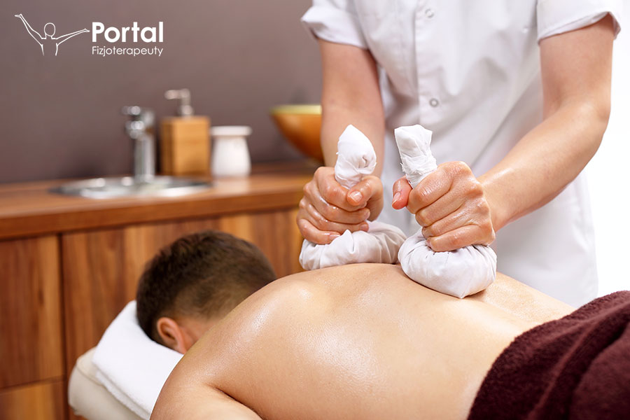 Masaż stemplami ziołowymi