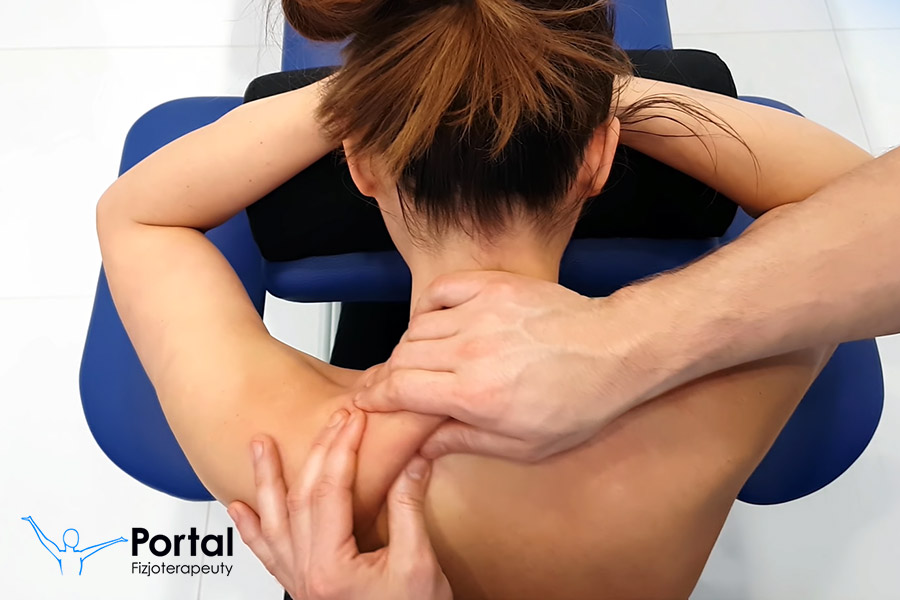 Jak rozmasować mięśnie karku?